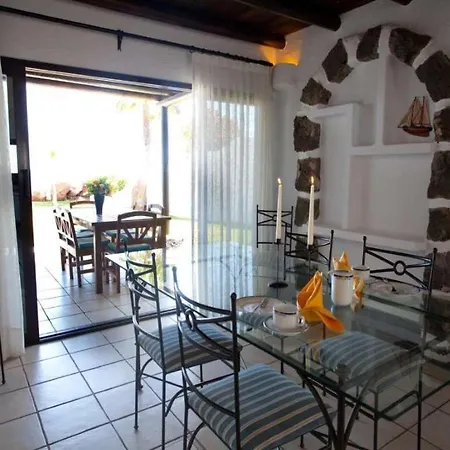 Willa Playa Blanca Sleeps 6 Pool Wifi Playa Blanca (Lanzarote)